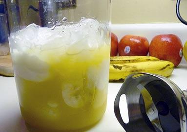 Как приготовить низкокалорийный смузи из ананаса и банана на завтрак