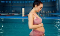 Плавание во время беременности: преимущества и меры предосторожности